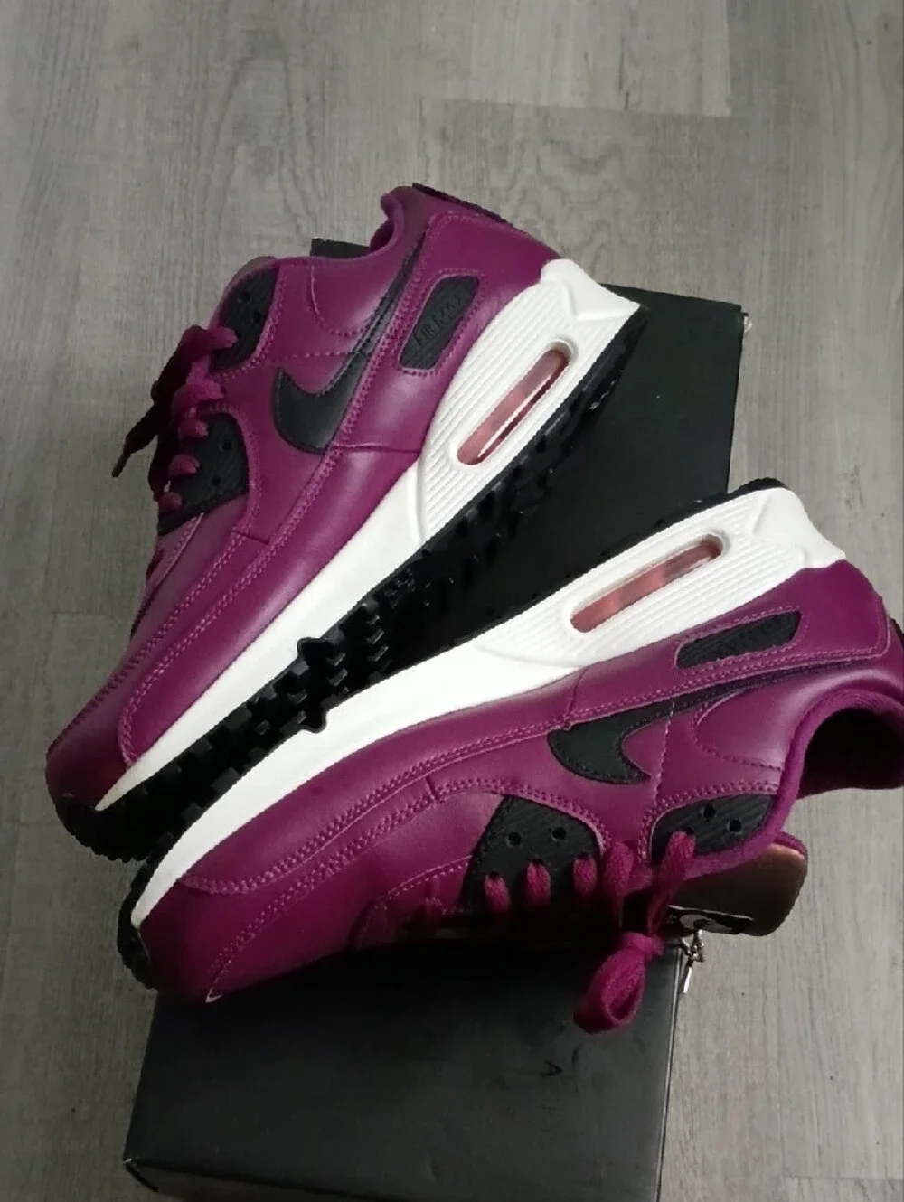 Nike Air Max 90 Sneakers SANGRIA Men Sz11.5 Used